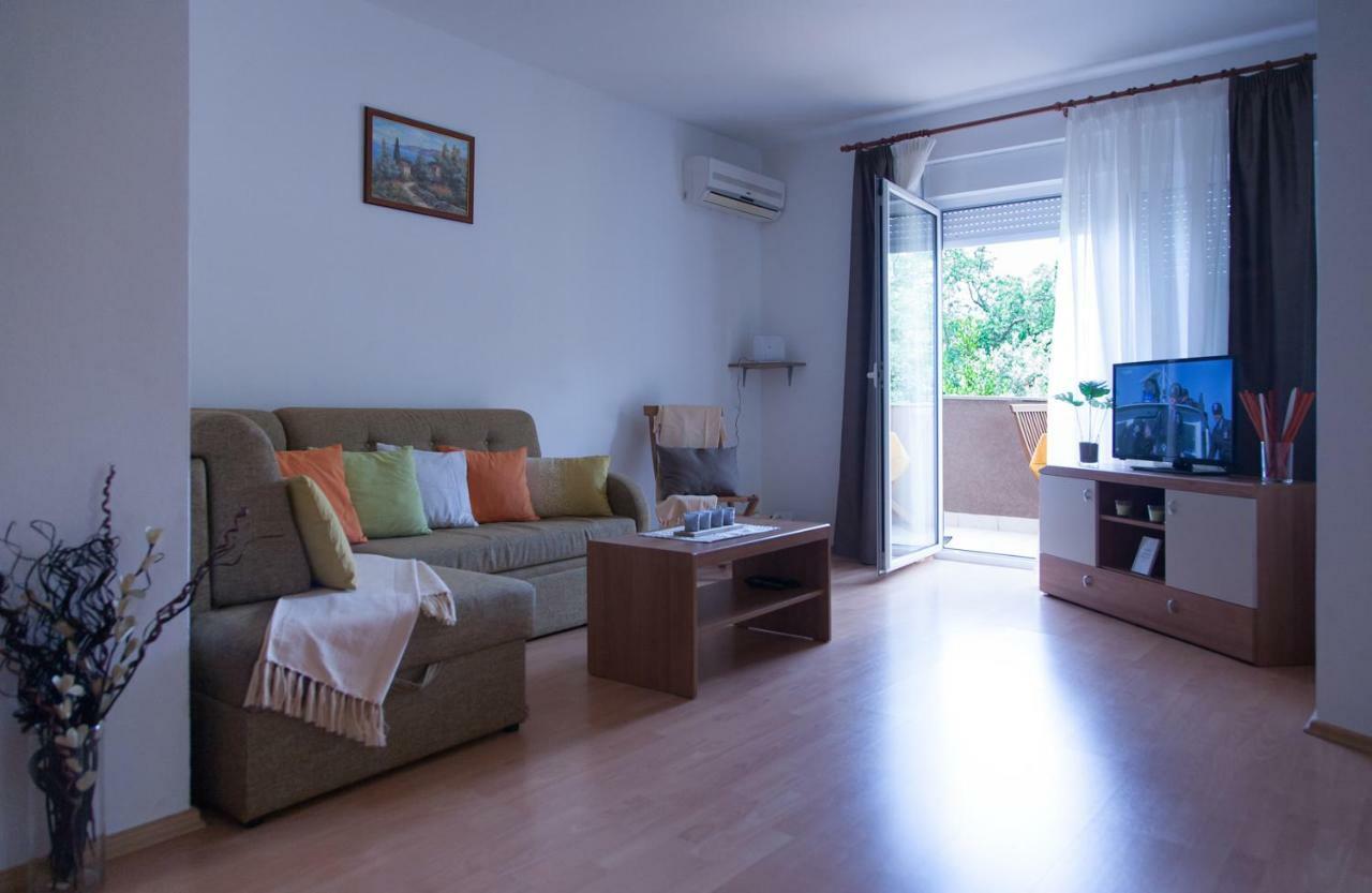 Apartment Helga Liznjan Exterior photo