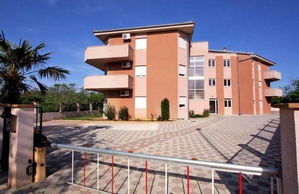 Apartment Helga Liznjan Exterior photo